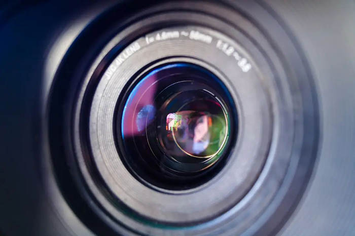 Auto focus camera